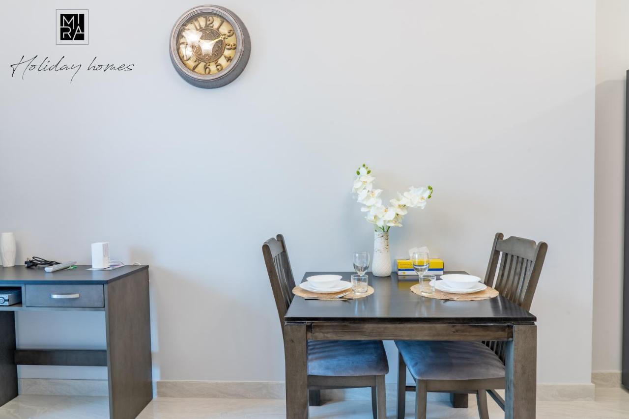 Daire Mira Holiday Homes - Studio With Burj Khalifa View - Elite Business Bay *