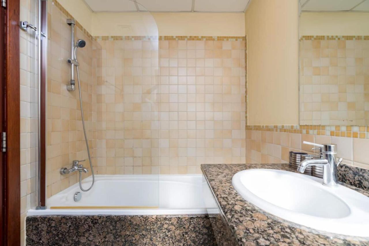 Amazing 2 Bedroom In Daire *