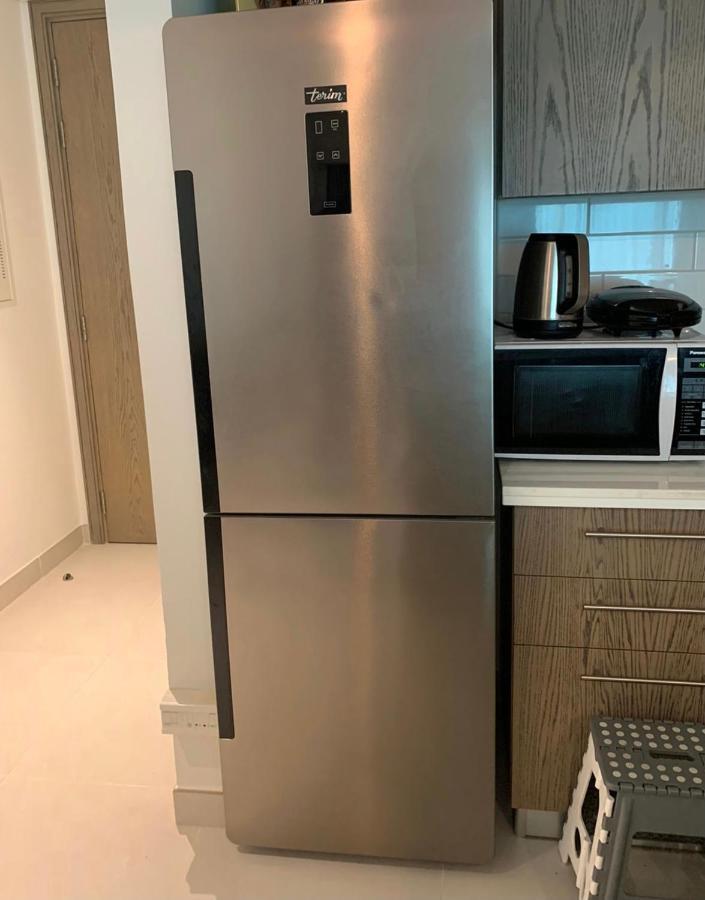 One-bedroom Apartment *