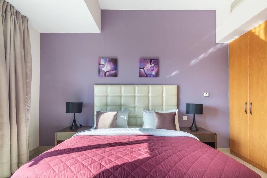 Frank Porter - Suburbia Apartment Dubai
