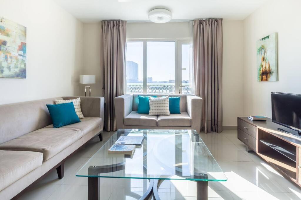 Apartment Frank Porter - Suburbia *
