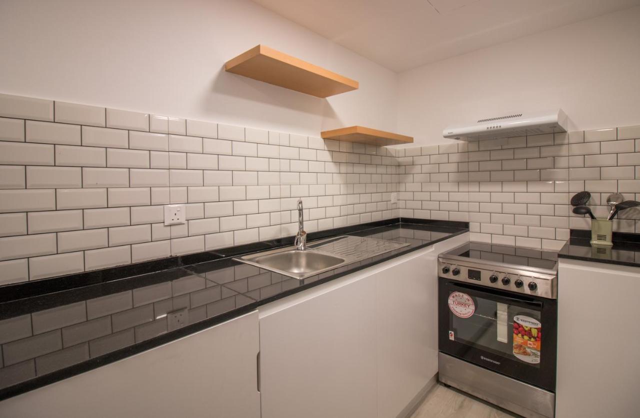 Walking Distance To Metro! Full Canal View * Dubai