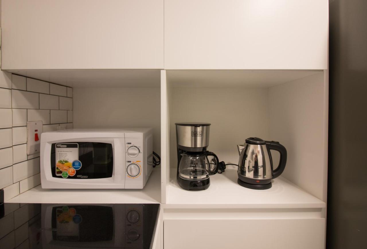 Walking Distance To Metro! Full Canal View Apartment