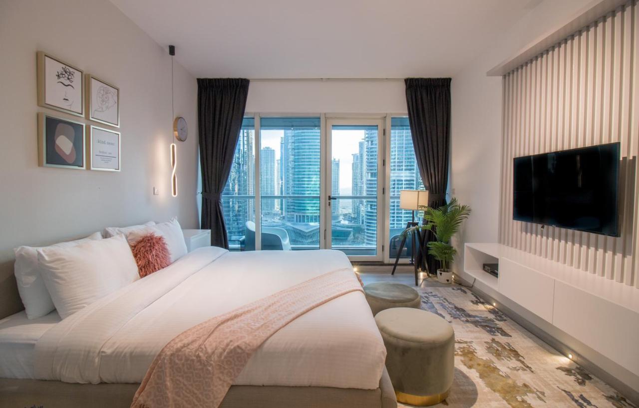 Apartment Walking Distance To Metro! Full Canal View *
