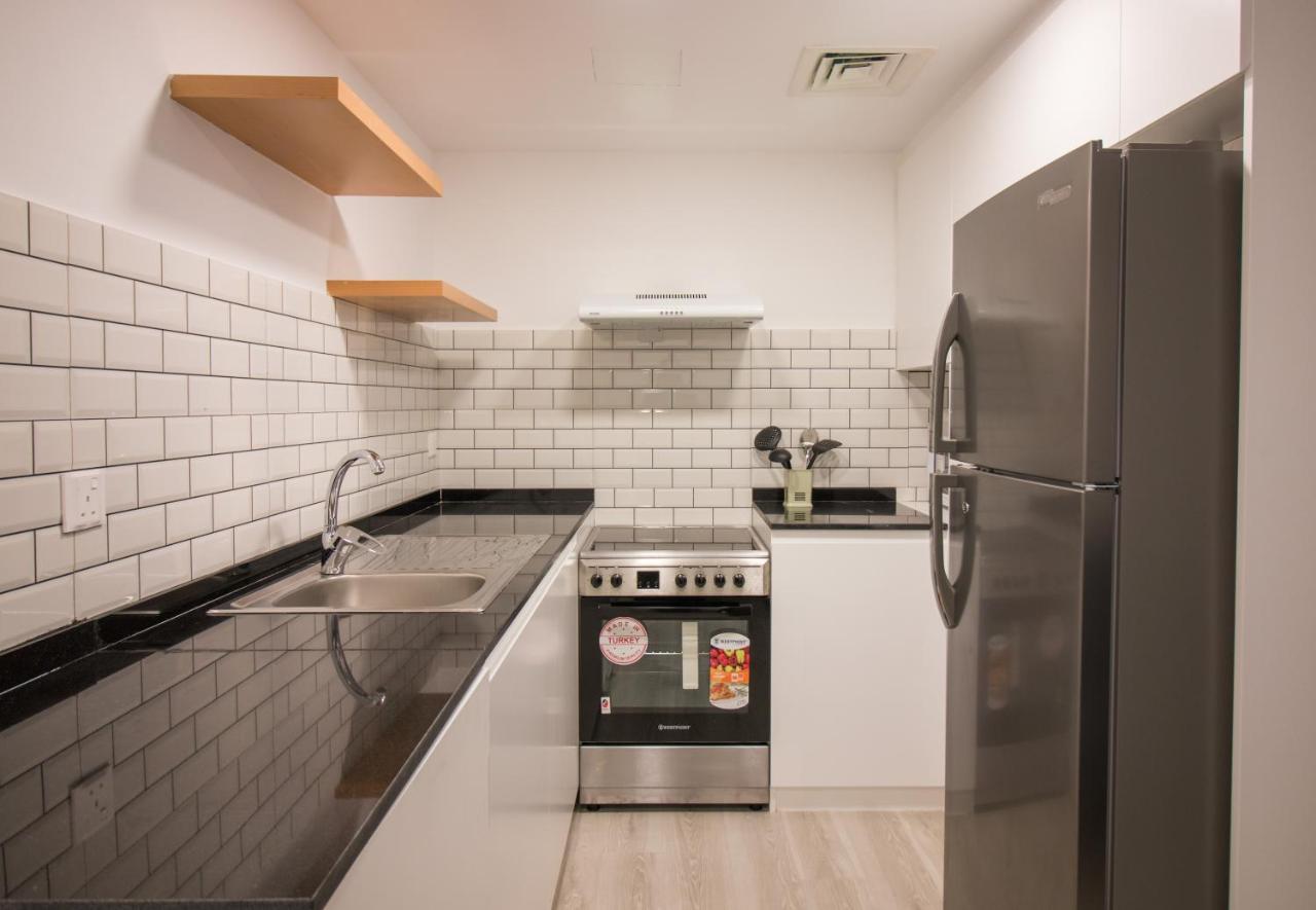 Walking Distance To Metro! Full Canal View Apartment Dubai
