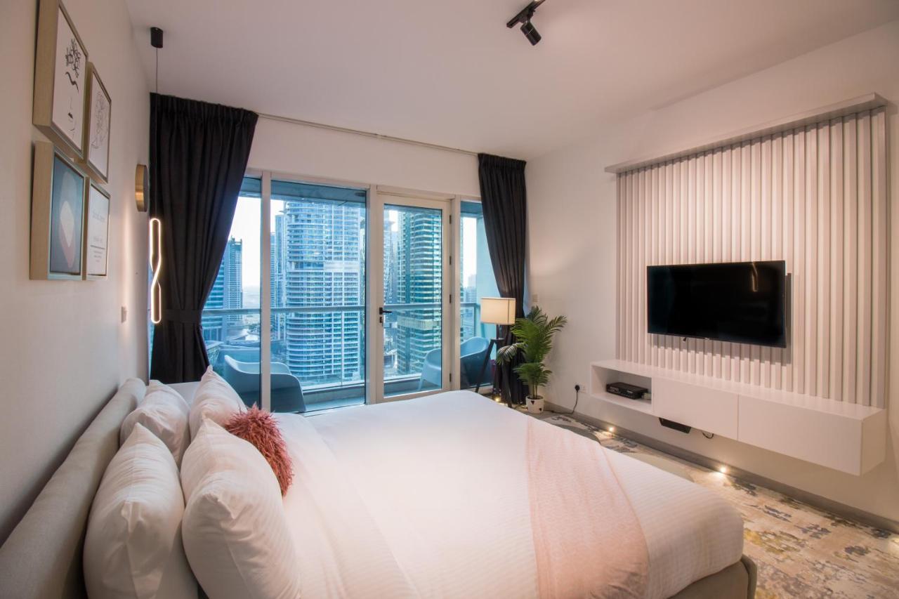 Apartment Walking Distance To Metro! Full Canal View