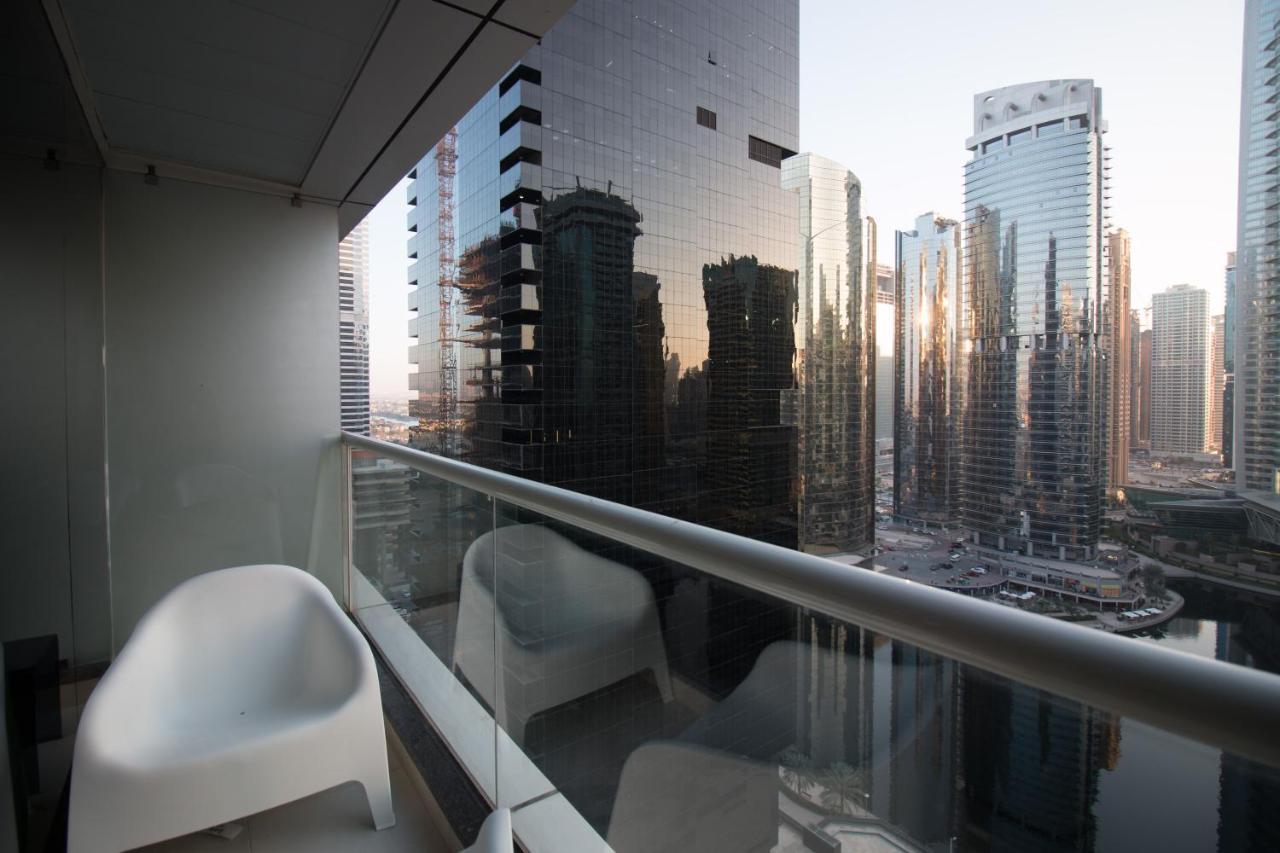 Apartment Walking Distance To Metro! Full Canal View Dubai
