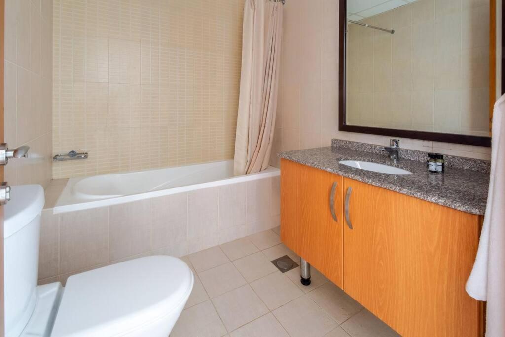 Frank Porter - Suburbia Apartment Dubai