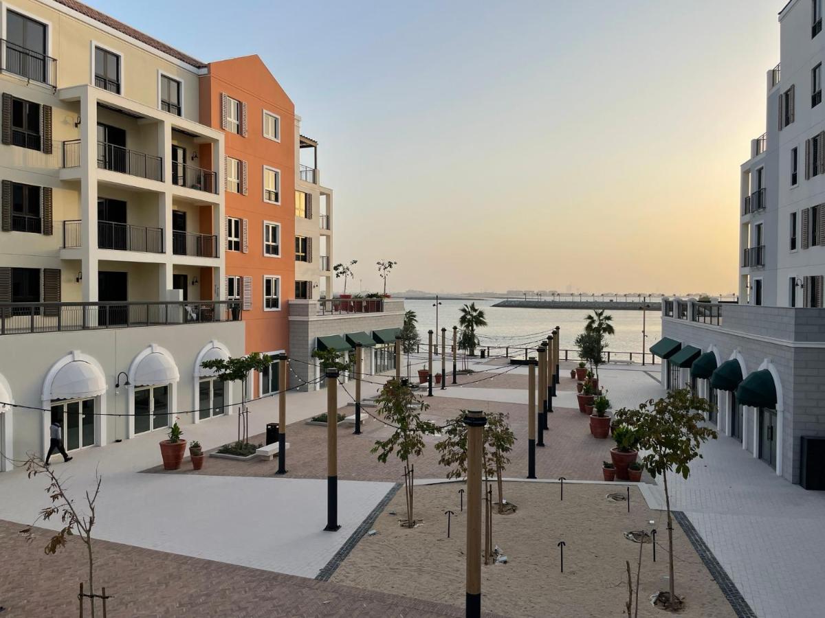 Apartment Ultimate - 4 Beds - La Mer - Sunset Marina View *
