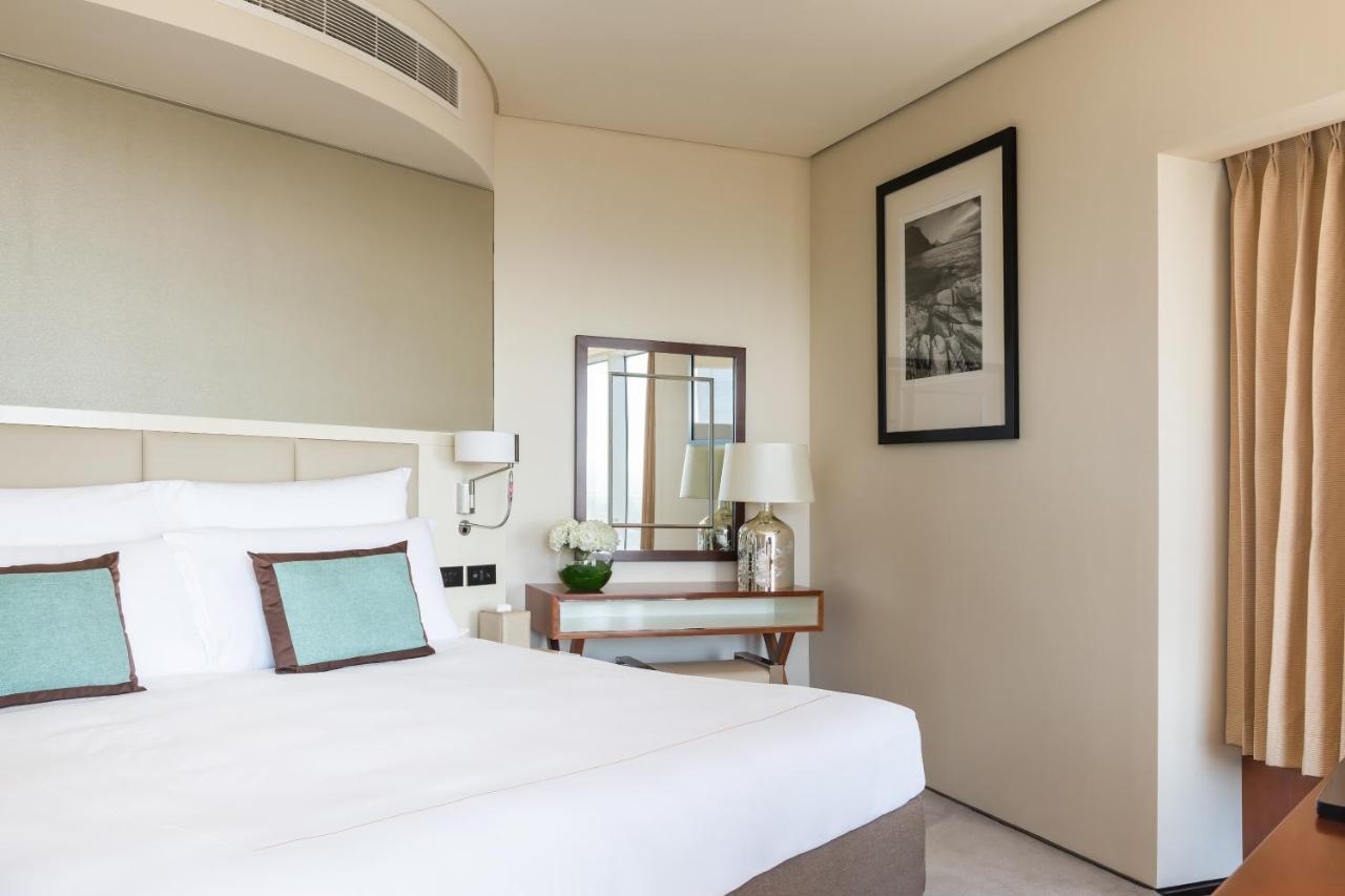 Jumeirah Emirates Towers Hotel