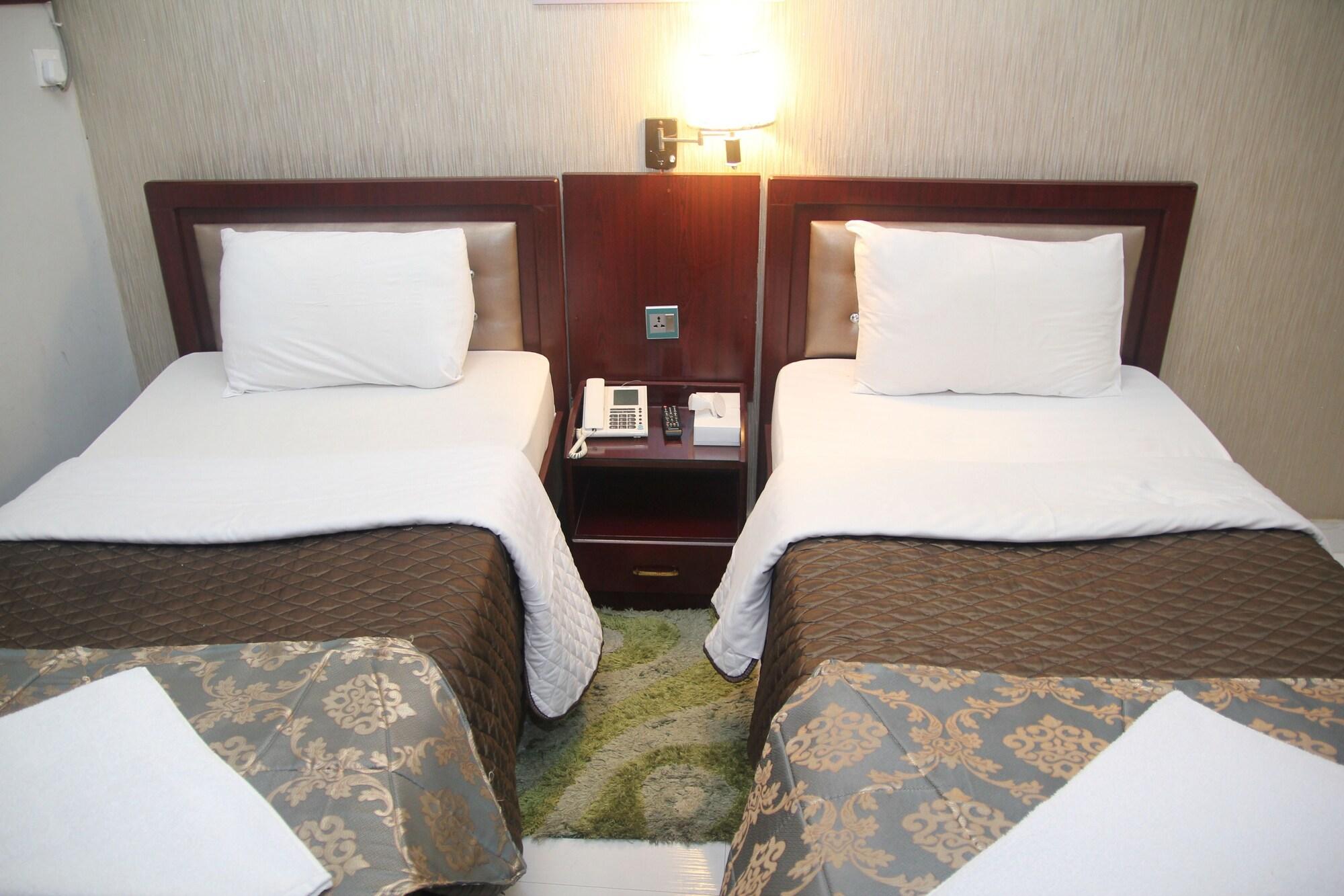Al Sabkha Hotel *