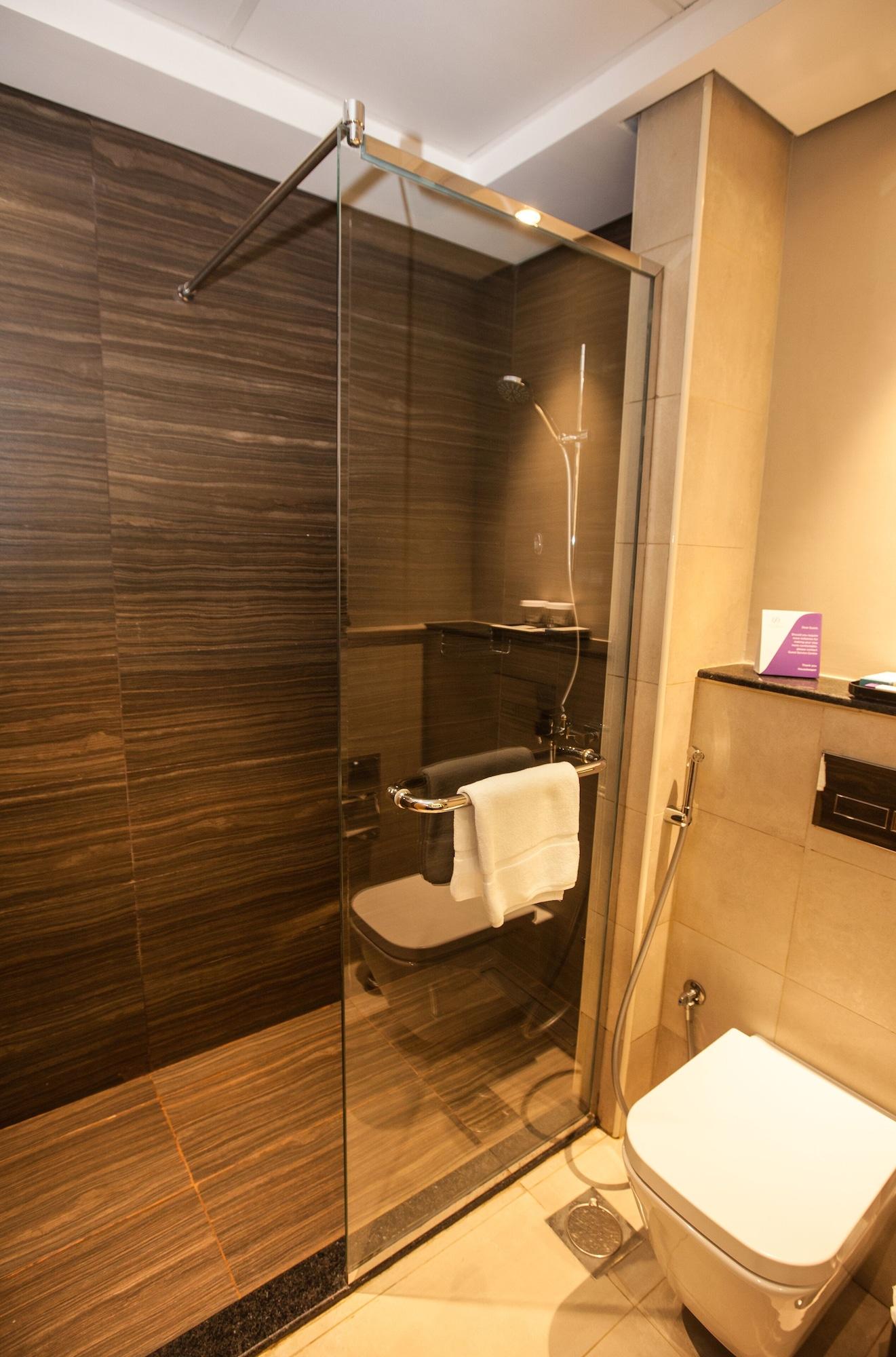 Flora Airport Hotel 4*