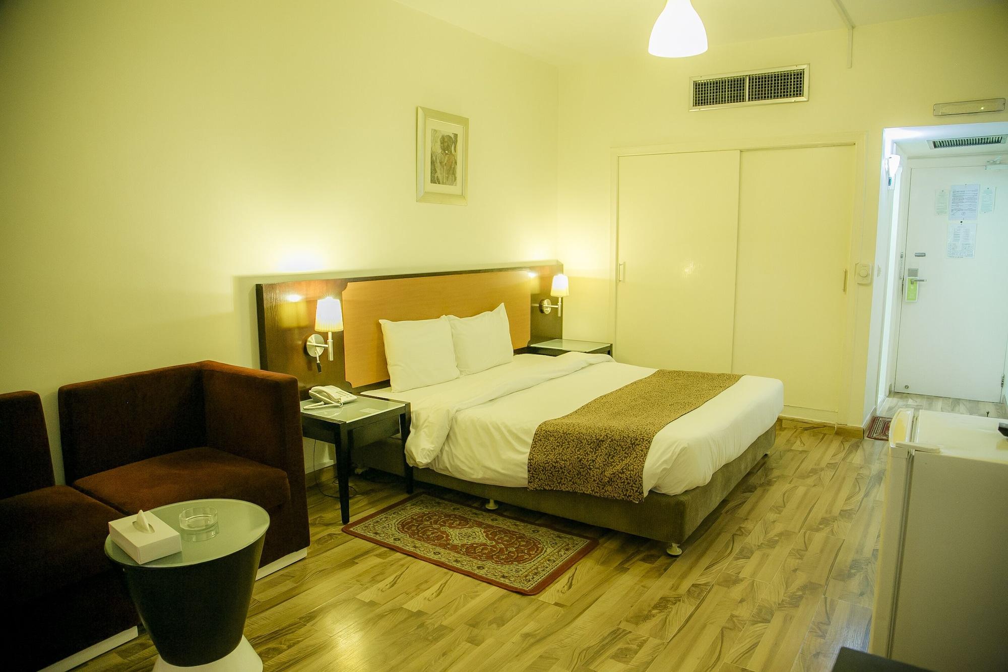 Phoenicia Grand 2*