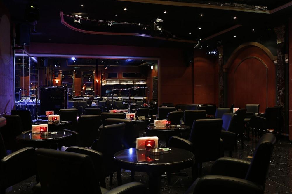 Broadway 3*