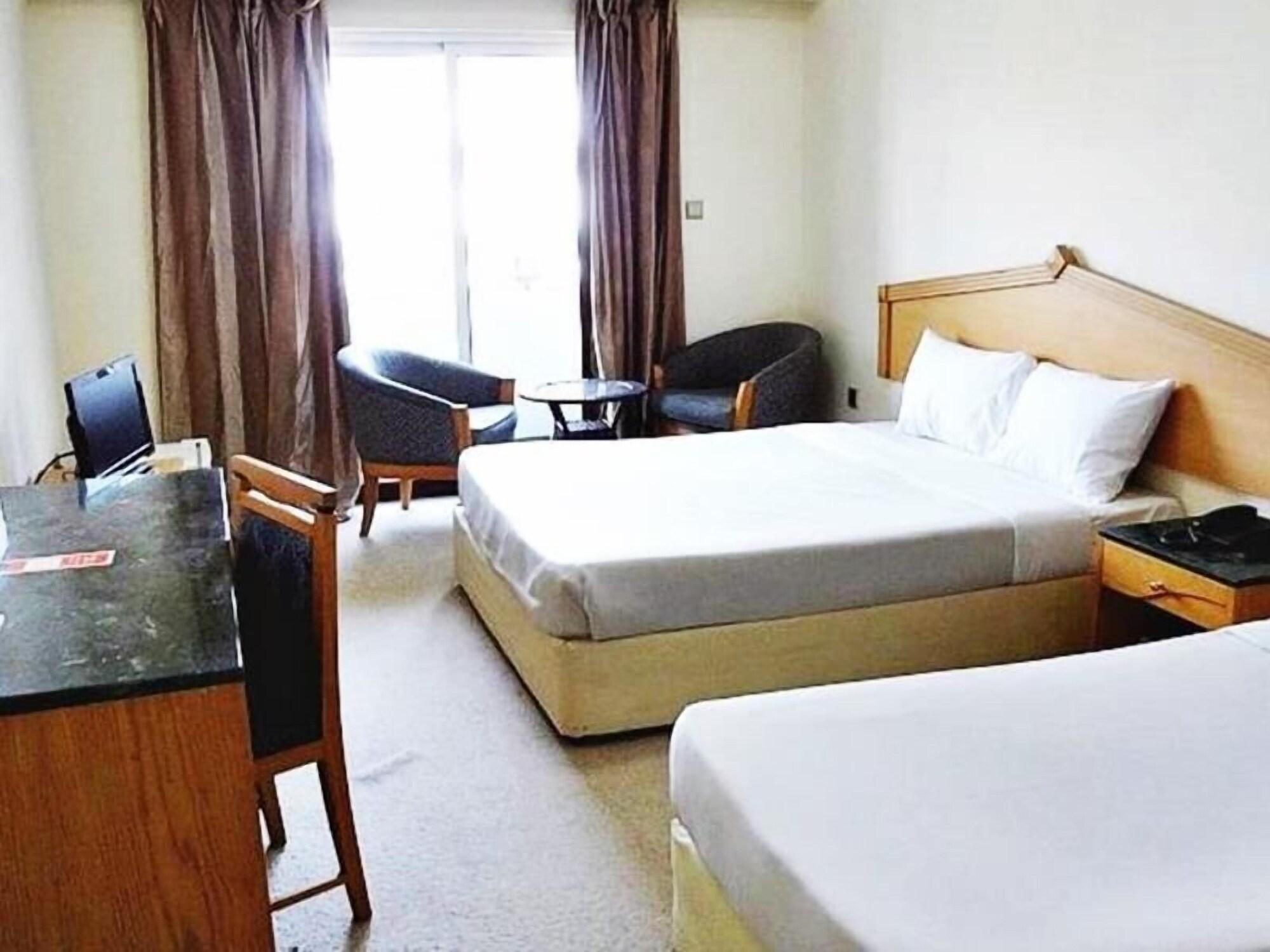 Rush Hotel 2*