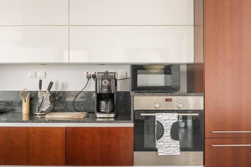 Guest Ready - Luxury One Bedroom Difc Burj Khalifa View Apartment