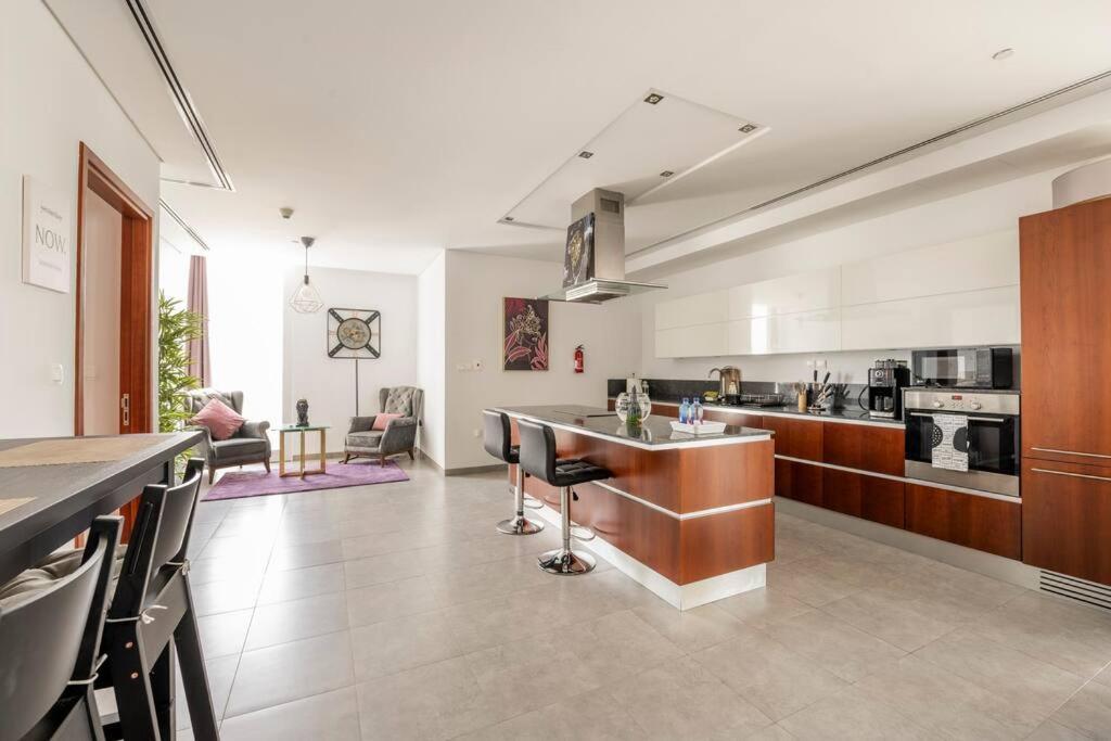 Guest Ready - Luxury One Bedroom Difc Burj Khalifa View Apartment