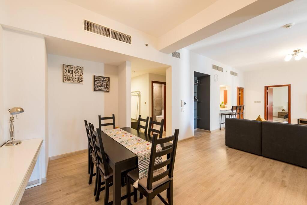 Apartment 2br Vacation With Pool, Gym And Beach Access Dubai