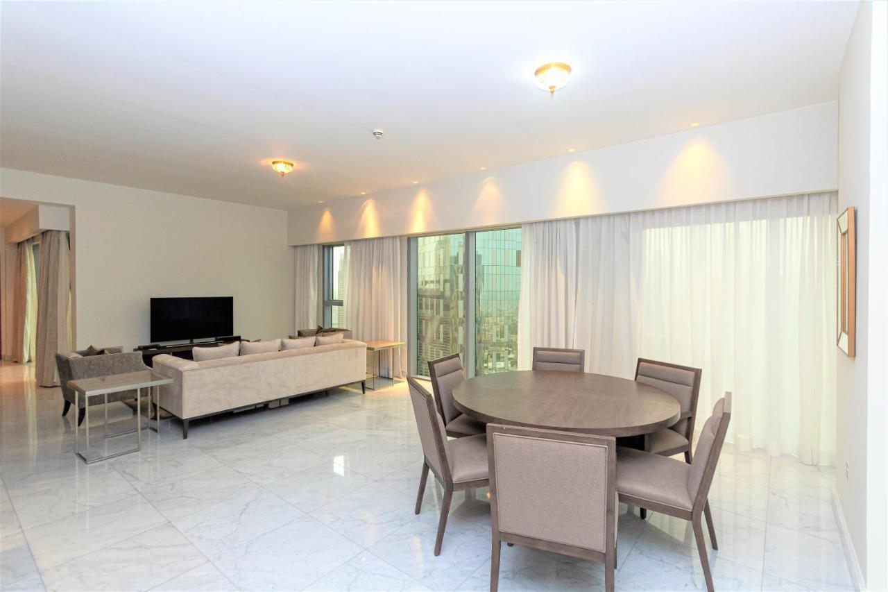Luxury Dowtown Apt With Stunning Skyline Views
