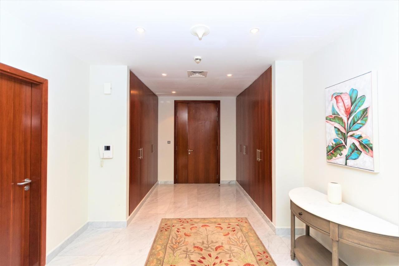 Apartment Luxury Dowtown Apt With Stunning Skyline Views *