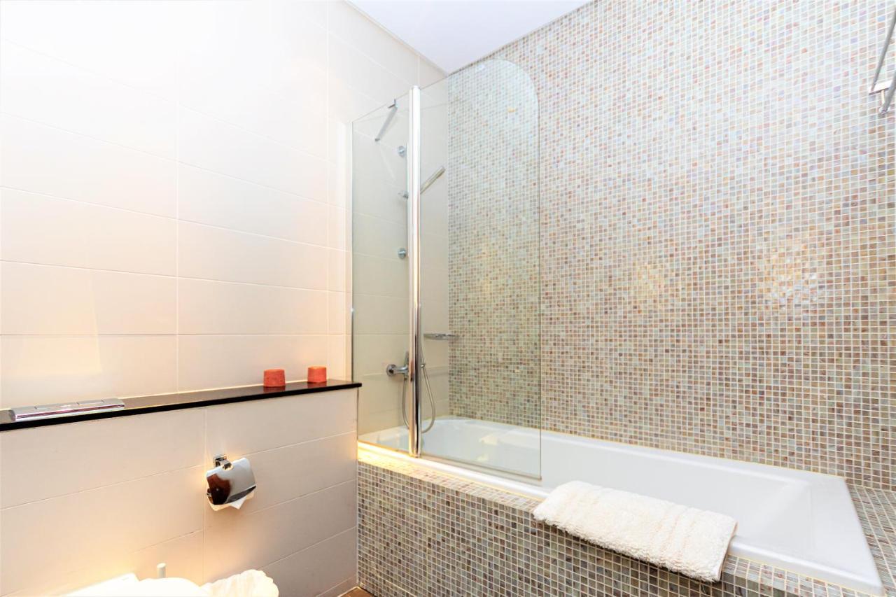 Apartment Luxury Dowtown Apt With Stunning Skyline Views Dubai