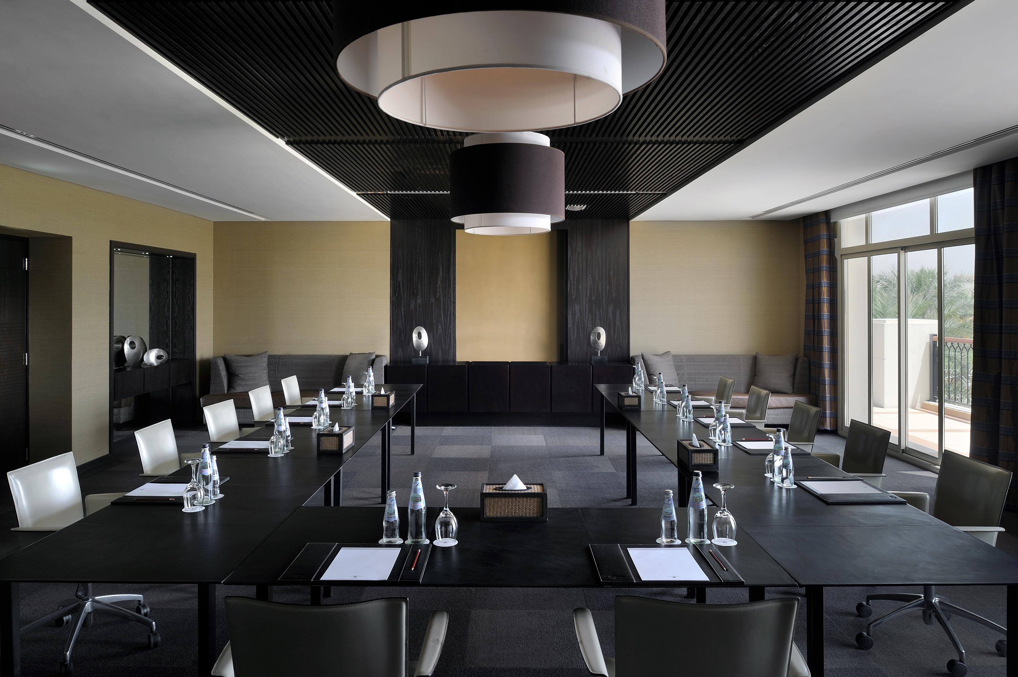 Address Montgomerie Otel 5*