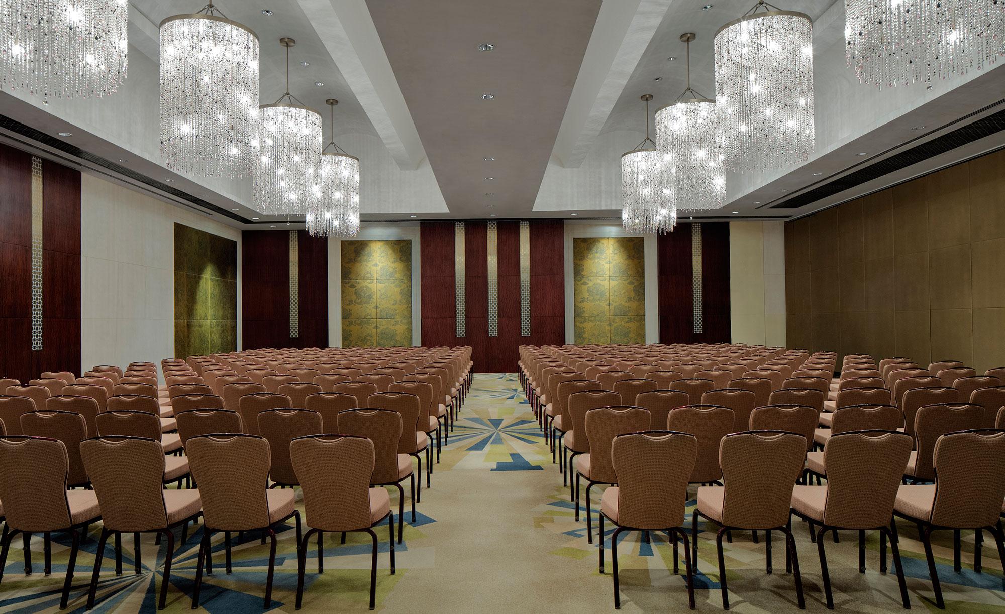 Hotel The H 5*