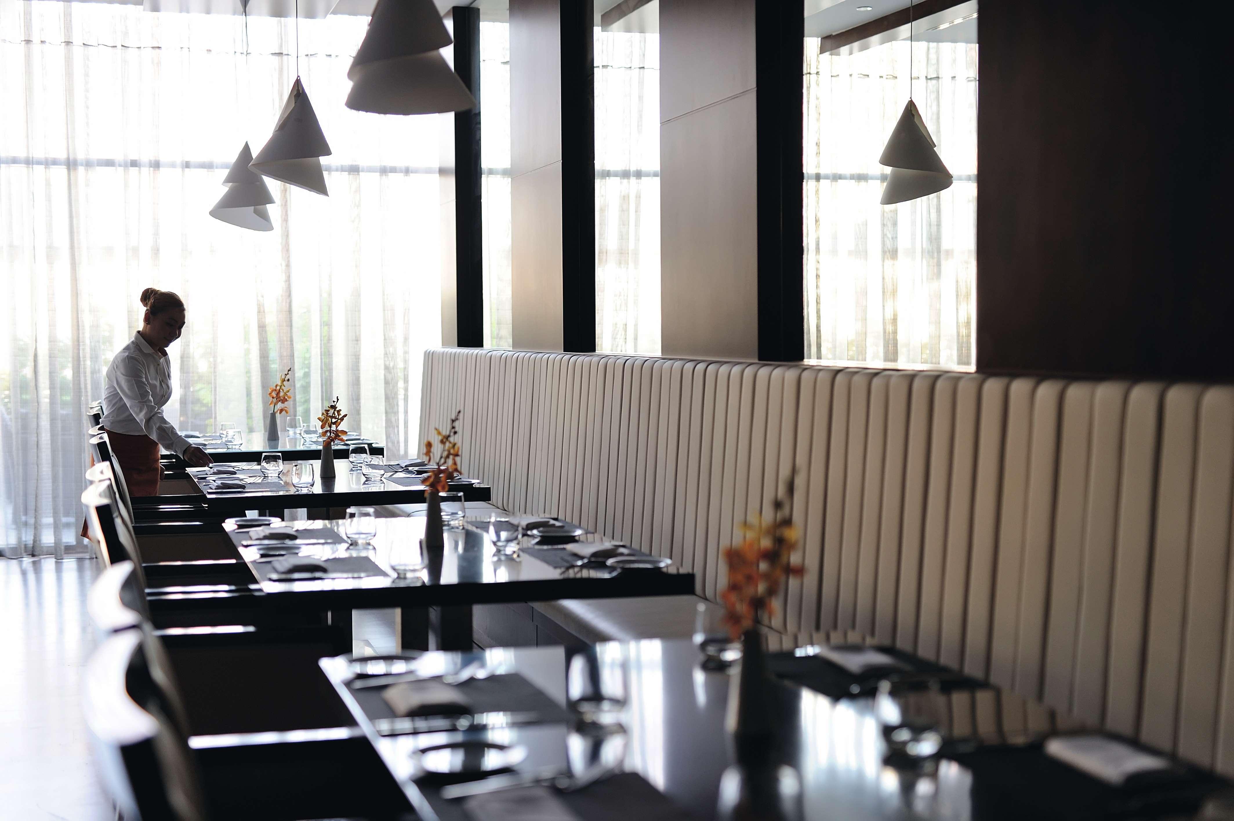 Moevenpick Al Mamzar Apart Otel Dubai