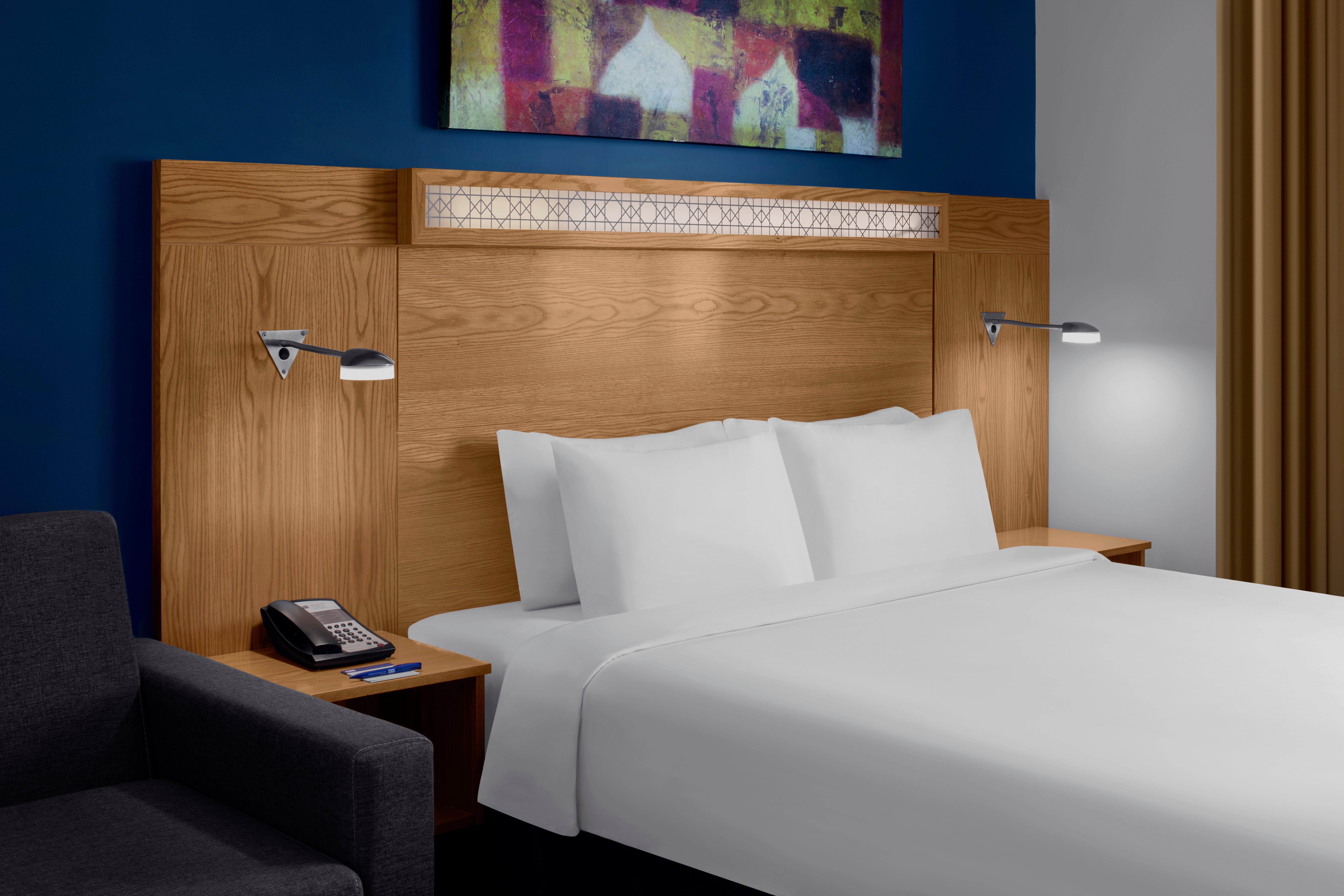 Hotel Express Airport By Ihg