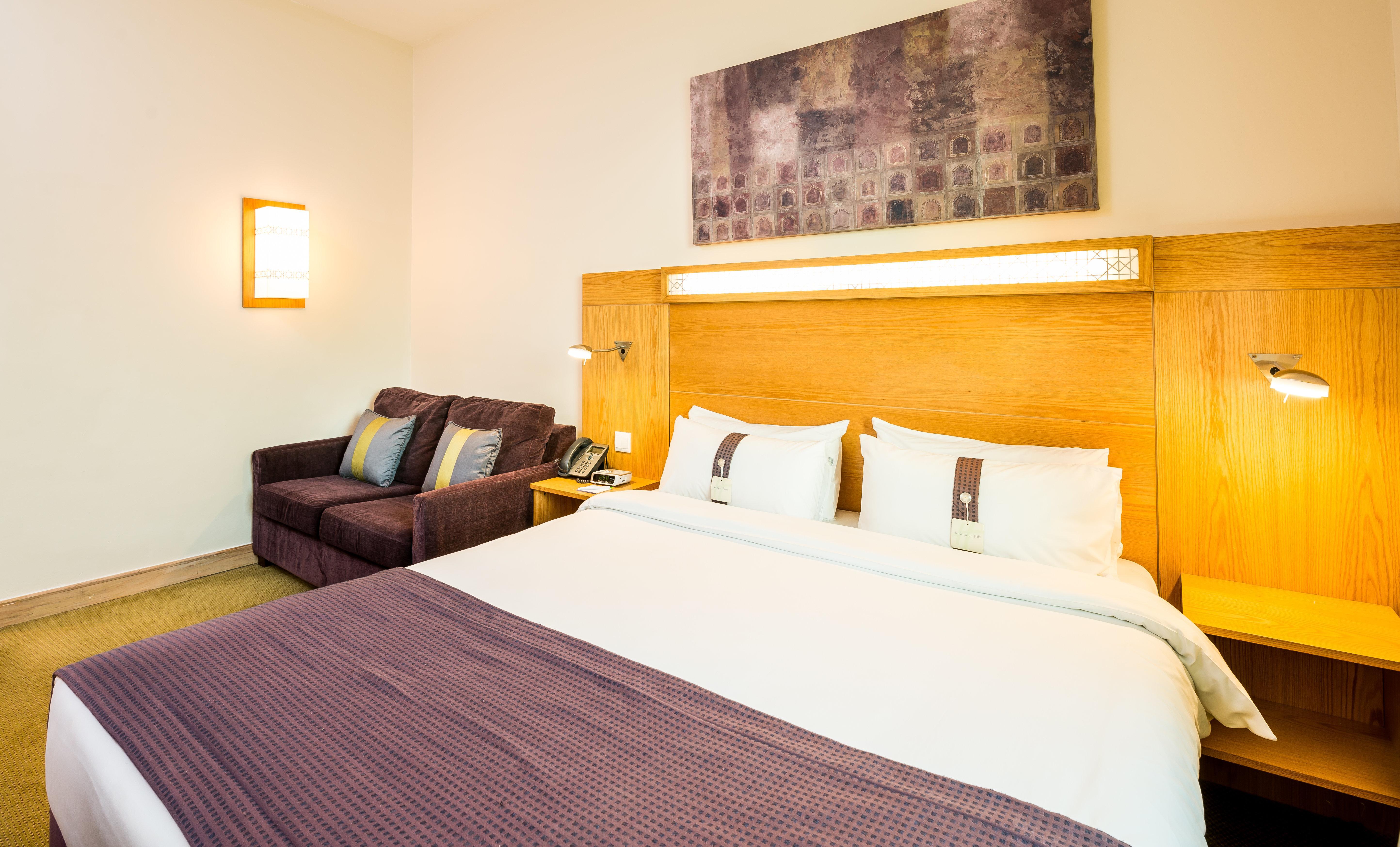 Hotel Express Airport By Ihg 3*
