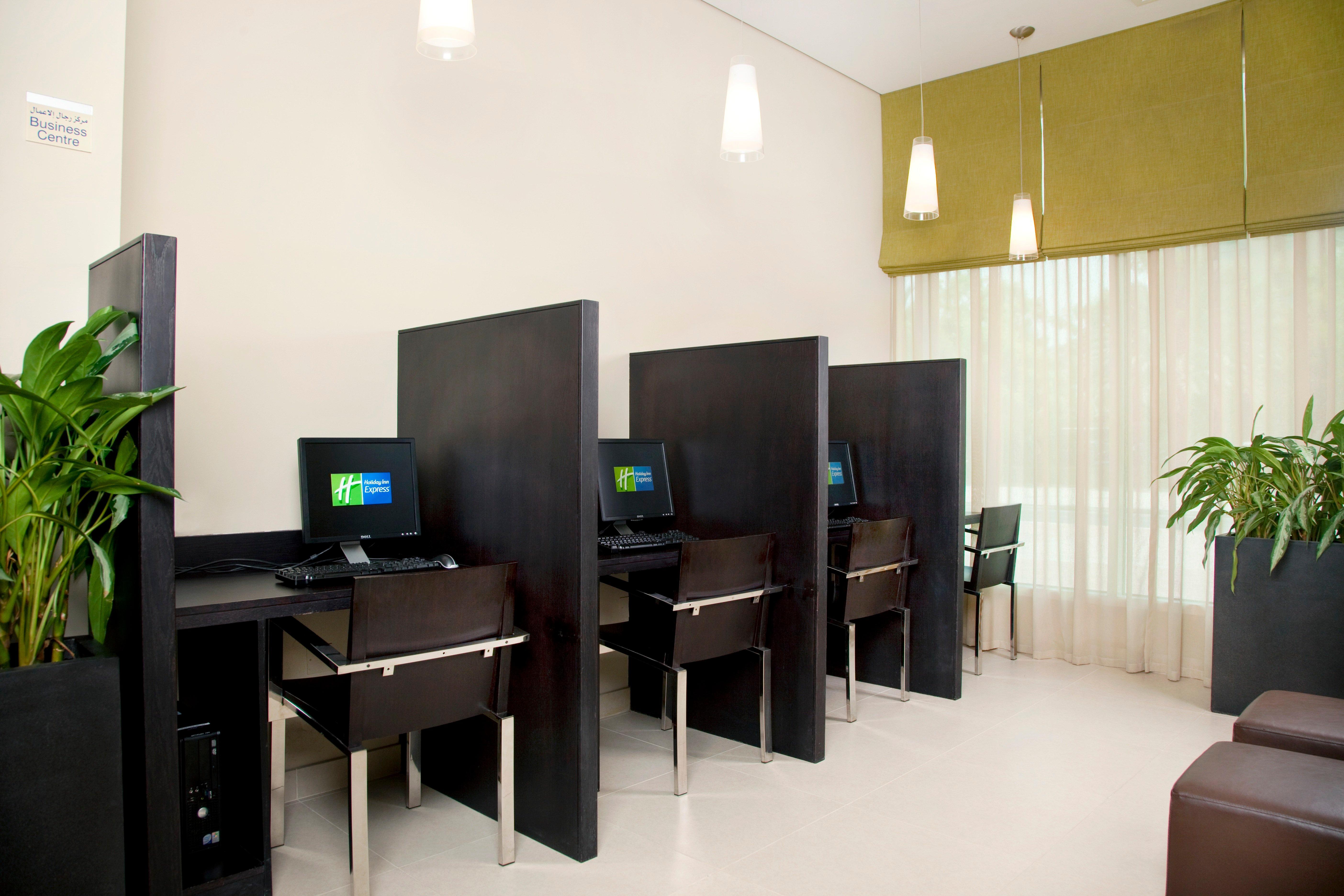 Express Airport By Ihg Hotel