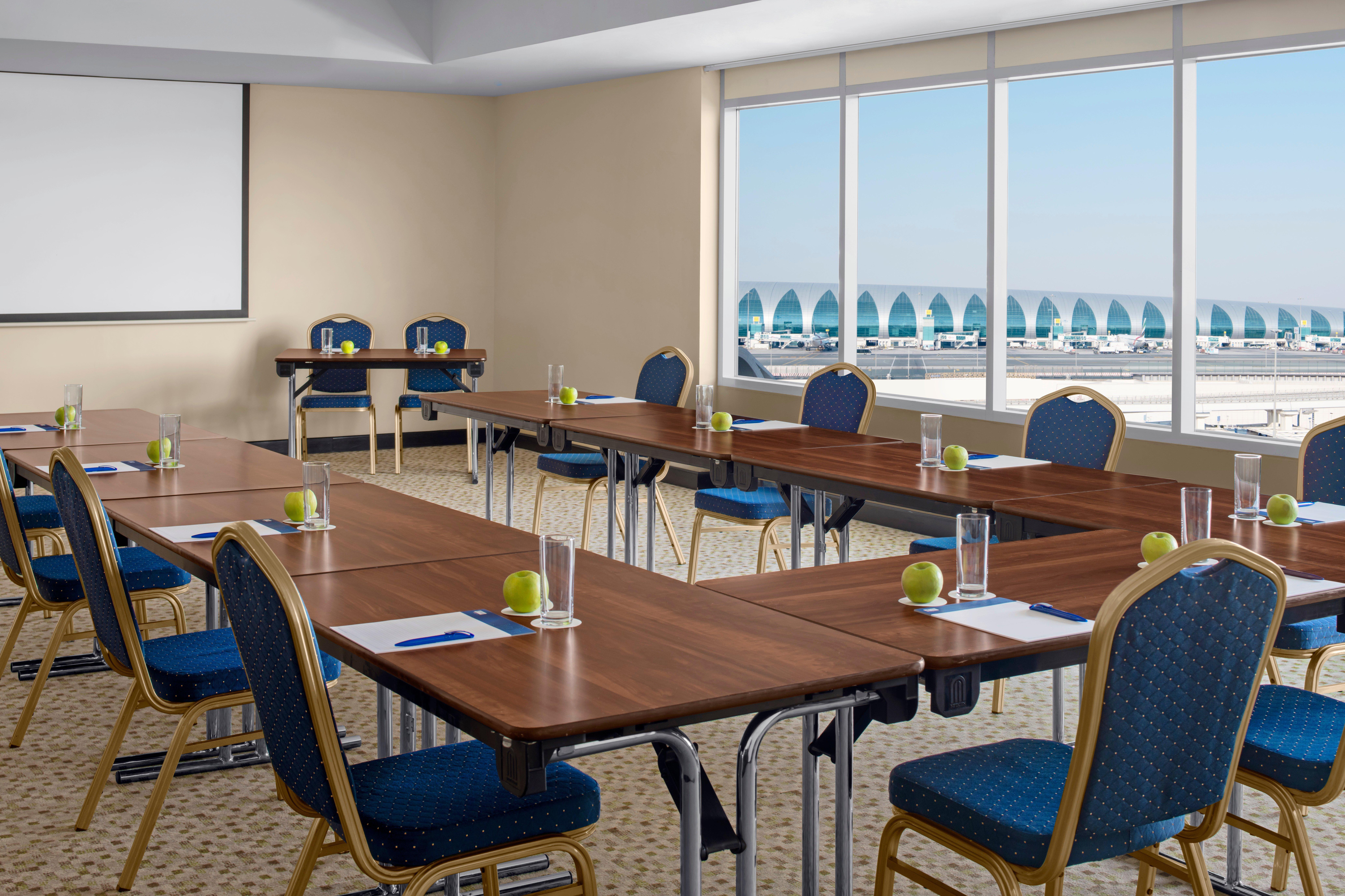 Express Airport By Ihg 3* Dubai