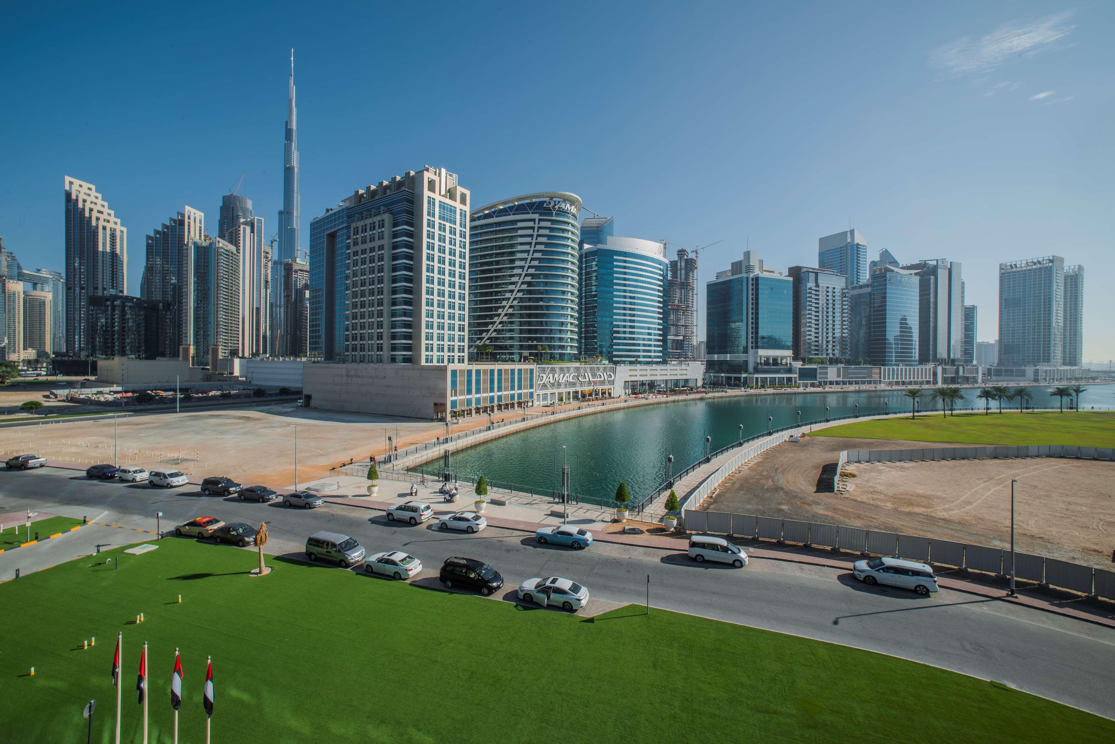 Radisson Blu Hotel, Waterfront Dubai