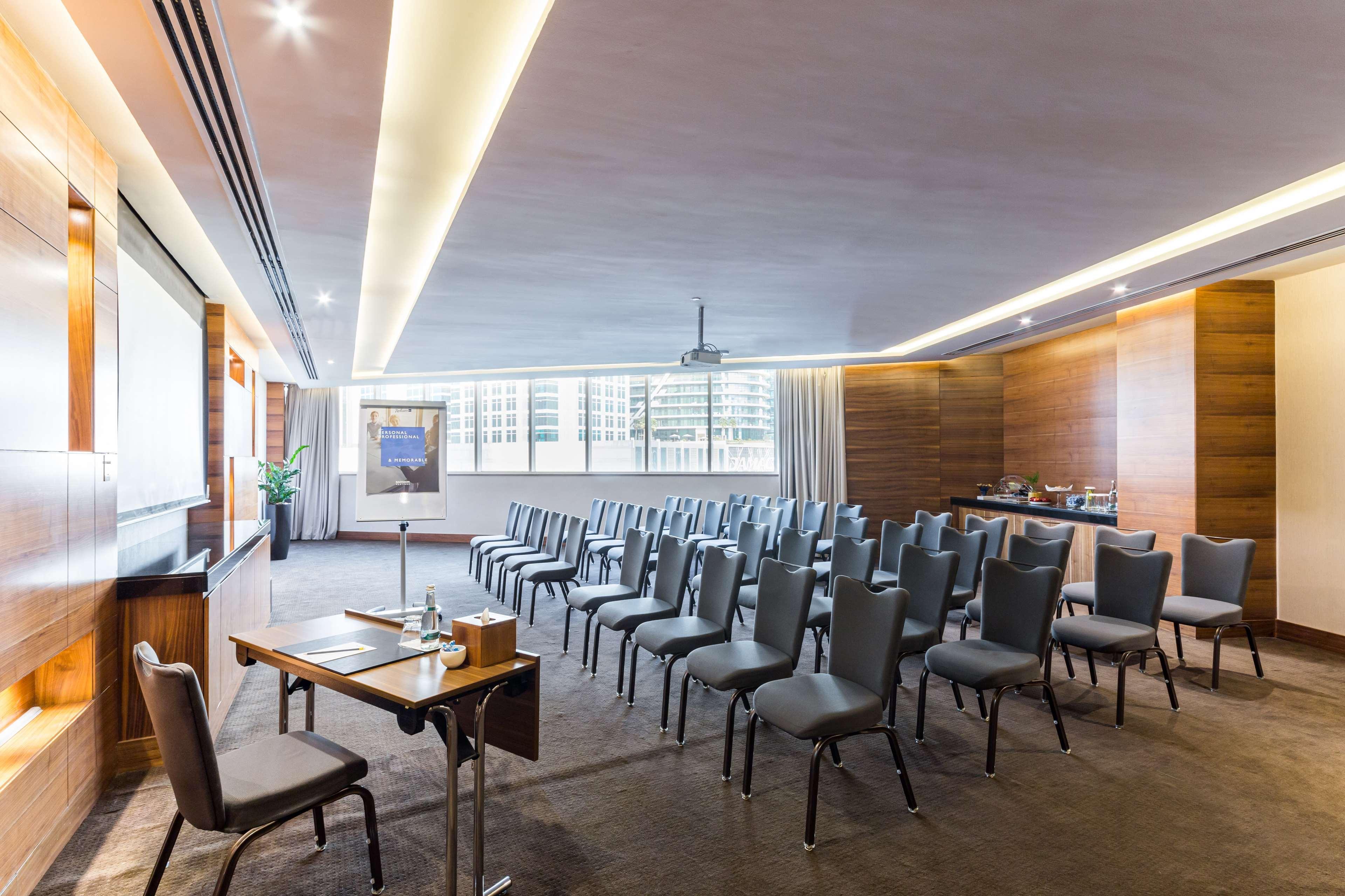 Radisson Blu Hotel, Waterfront Hotel 5*
