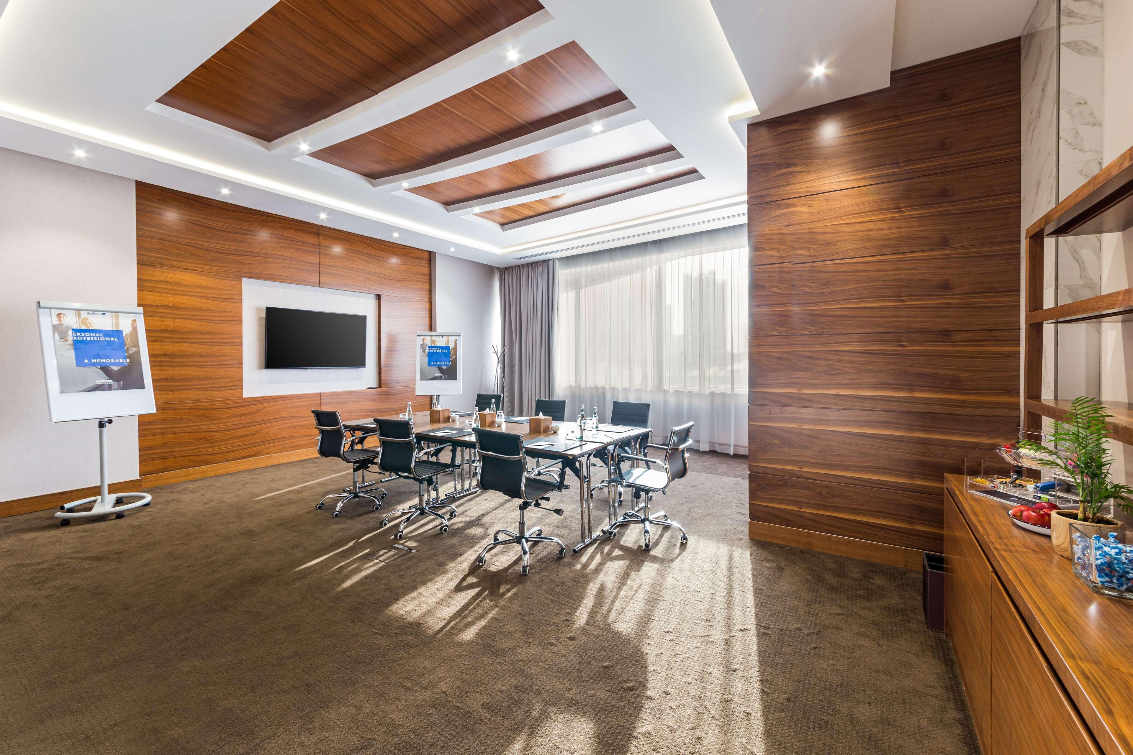Radisson Blu Hotel, Waterfront Hotel 5*