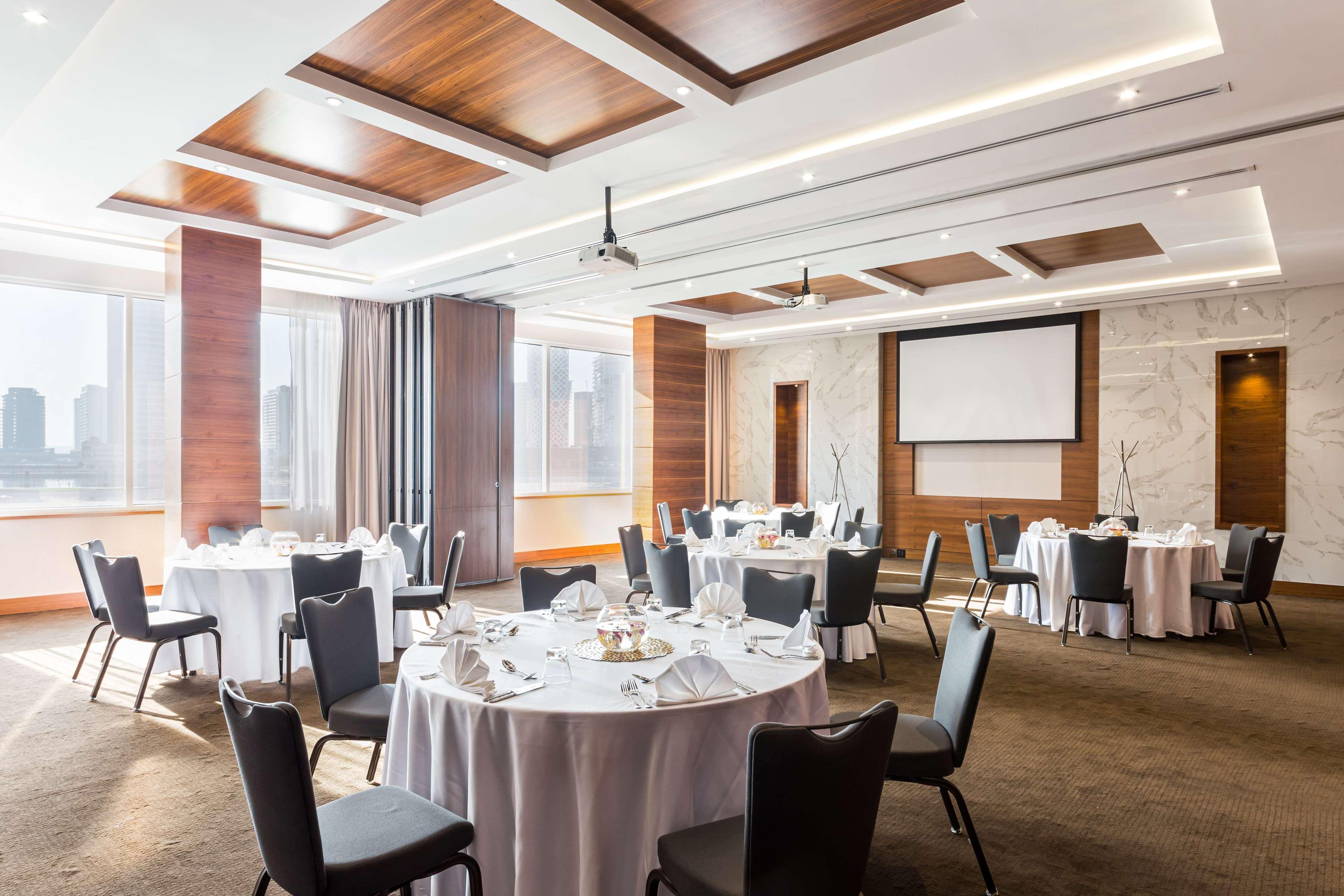 Radisson Blu Hotel, Waterfront Hotel 5*