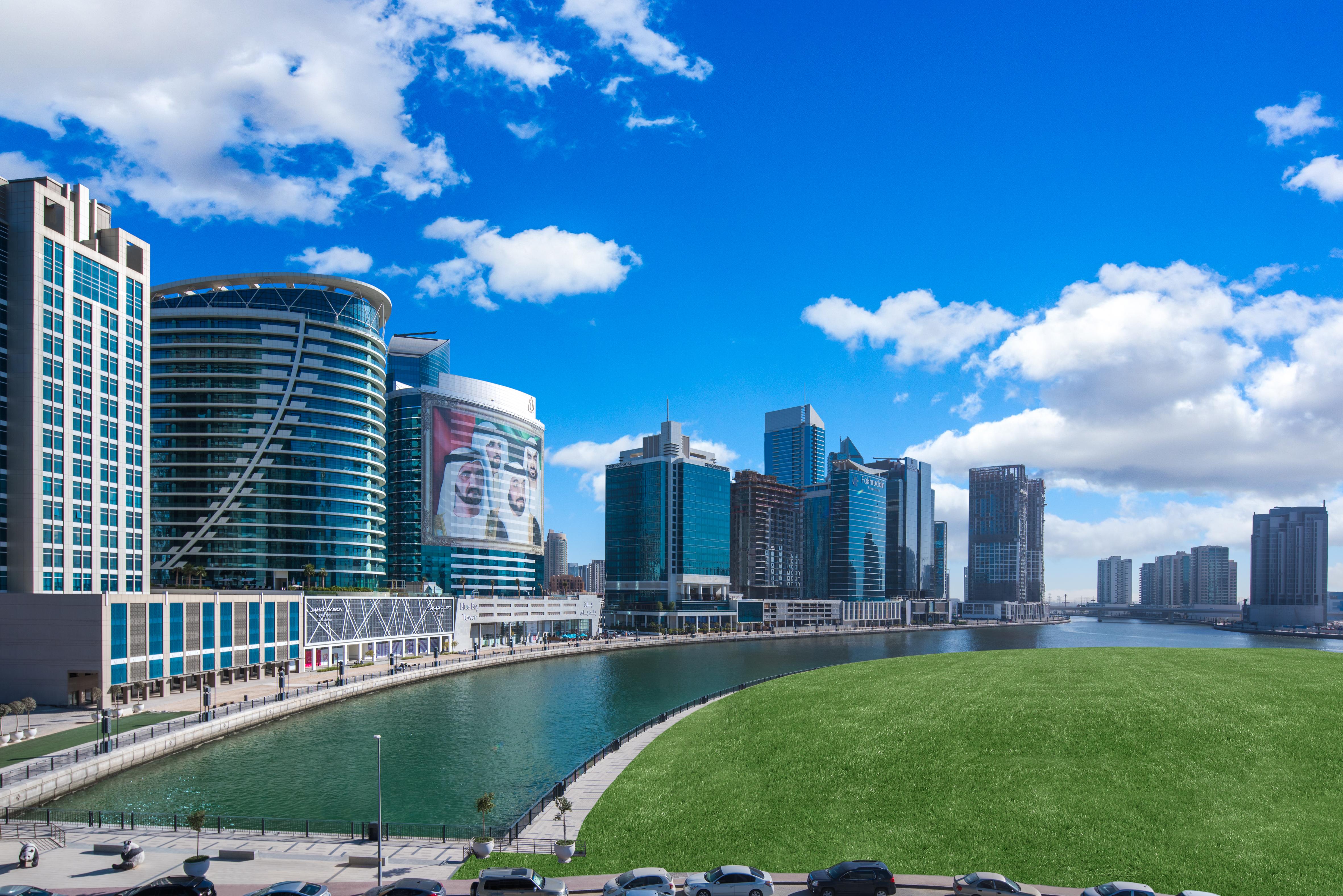 Radisson Blu Hotel, Waterfront Hotel
