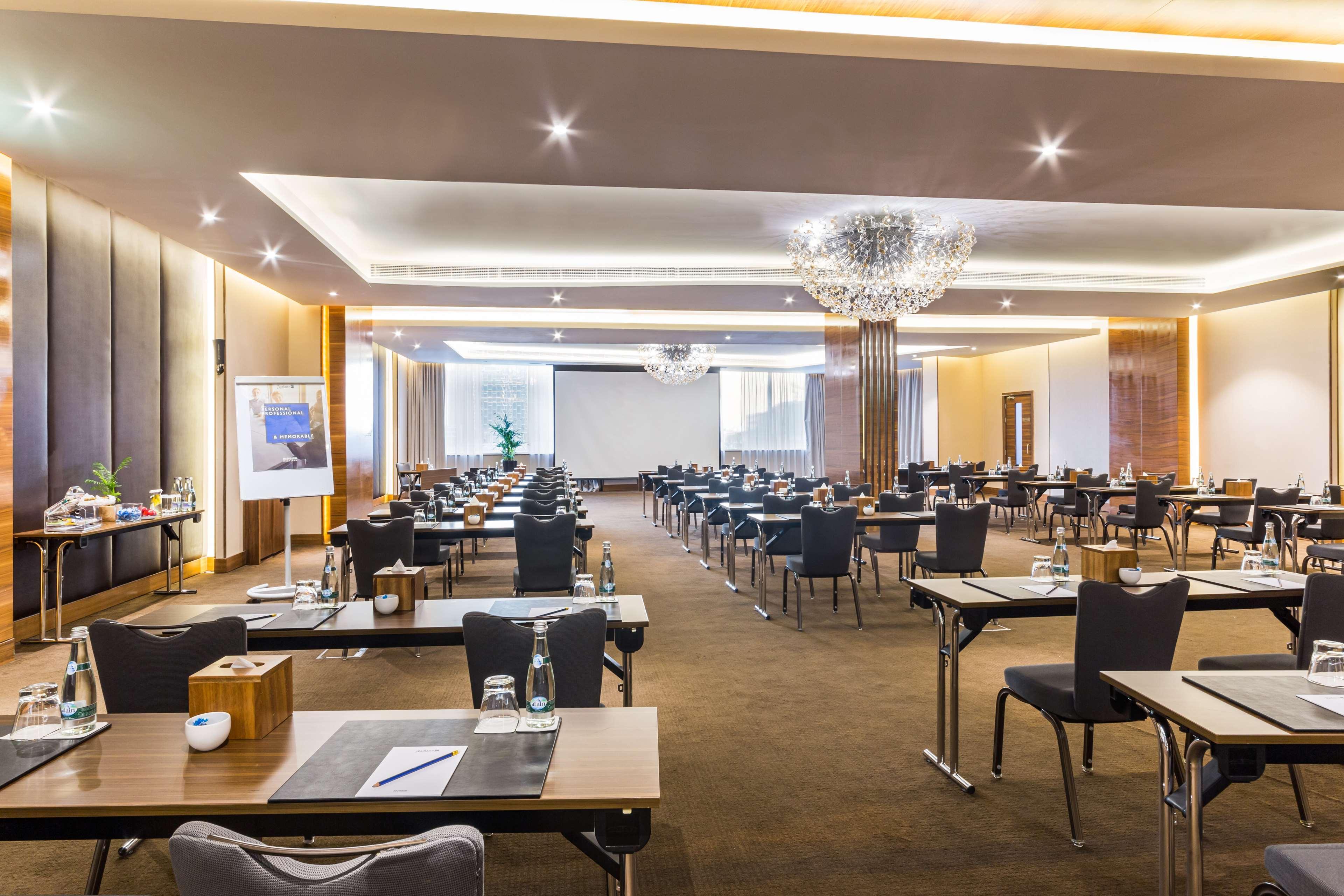 Hotel Radisson Blu Hotel, Waterfront Dubai