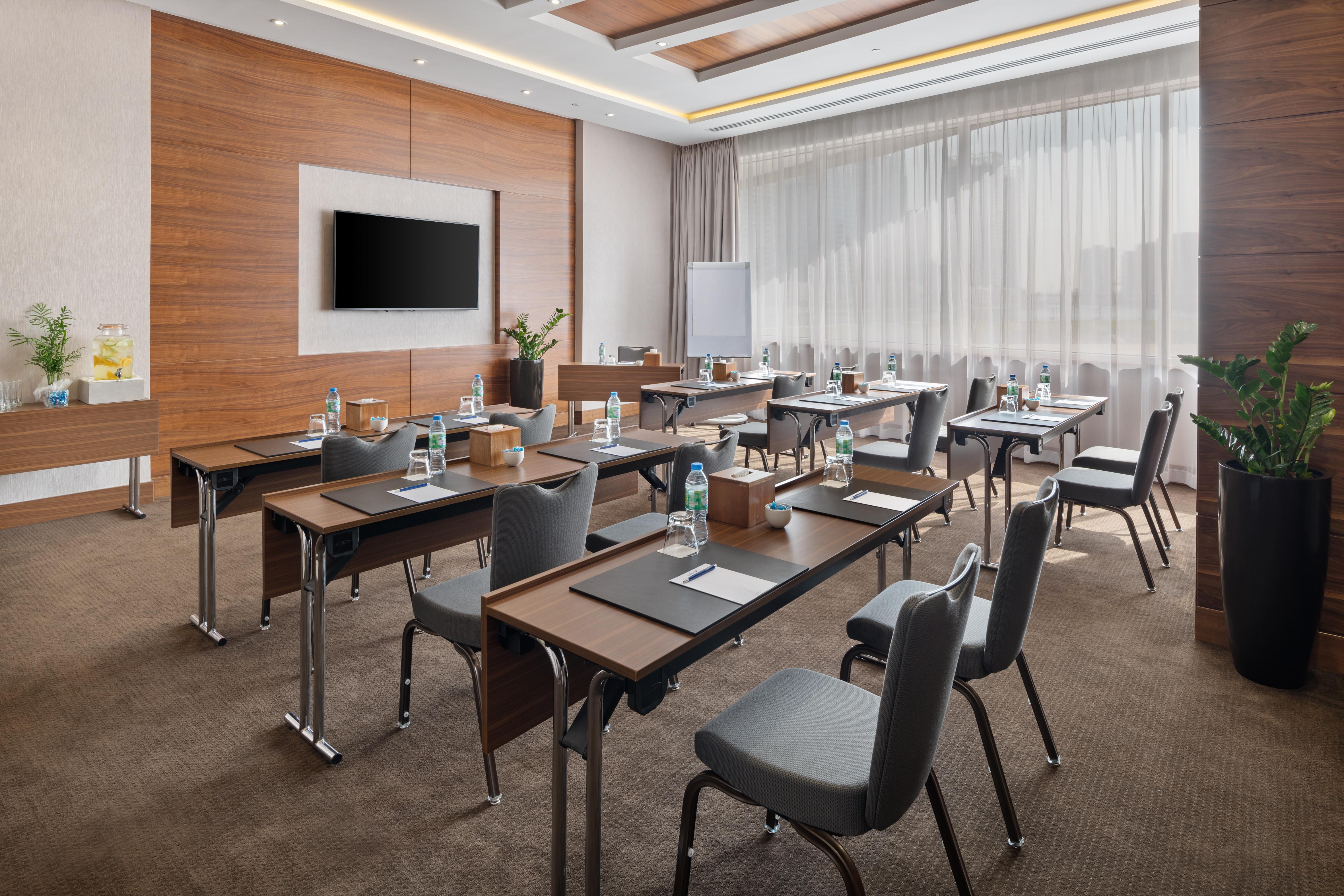 Radisson Blu Hotel, Waterfront Dubai