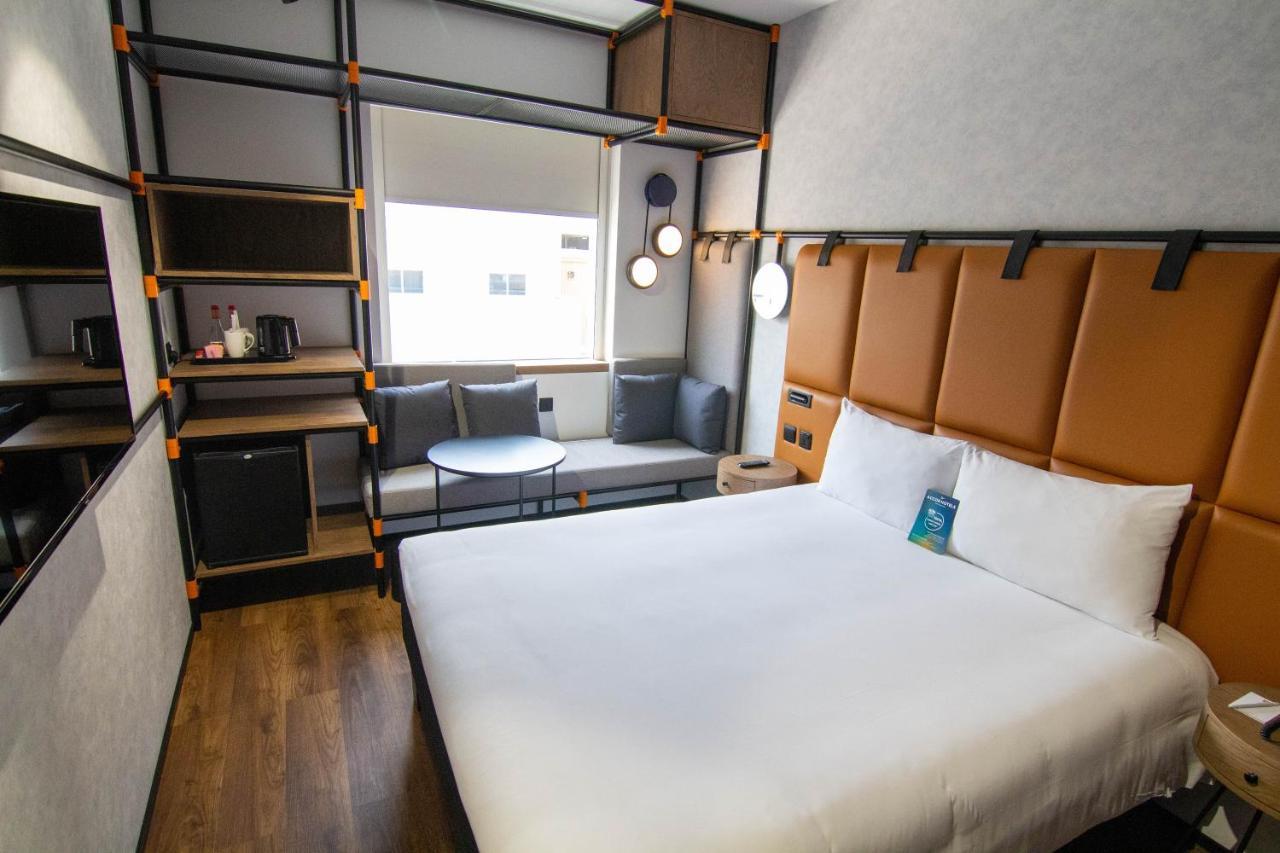 Ibis World Trade Centre Hotel 3*