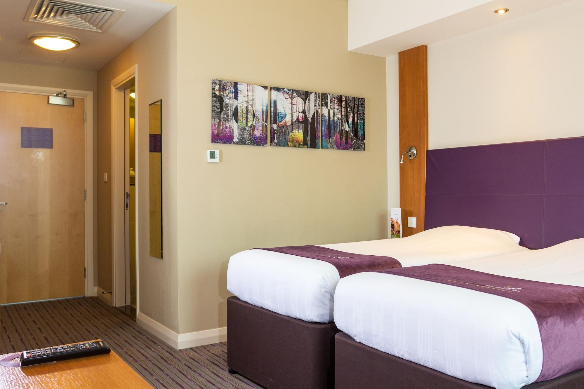 Premier International Airport 3*