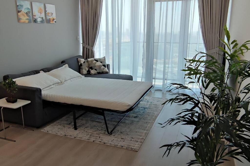 High Floor 1br Vacation With Terrace Dubai