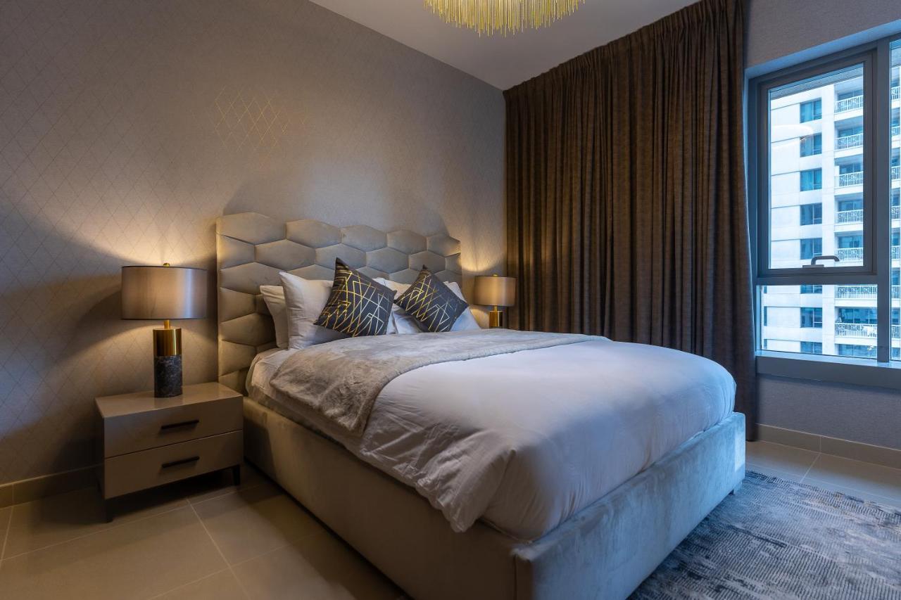 29 Boulevard Contemporary & Spacious Apartment, Burj & Fountain View Dubai