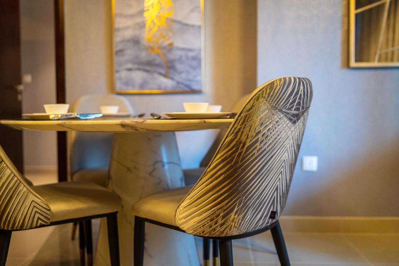Daire 29 Boulevard Contemporary & Spacious Apartment, Burj & Fountain View Dubai