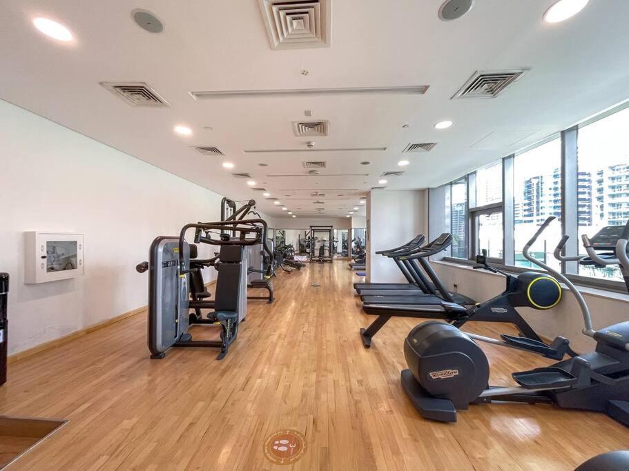 Apartment Cozy Studio In Sparkle Tower Jbr By Suiteable Dubai