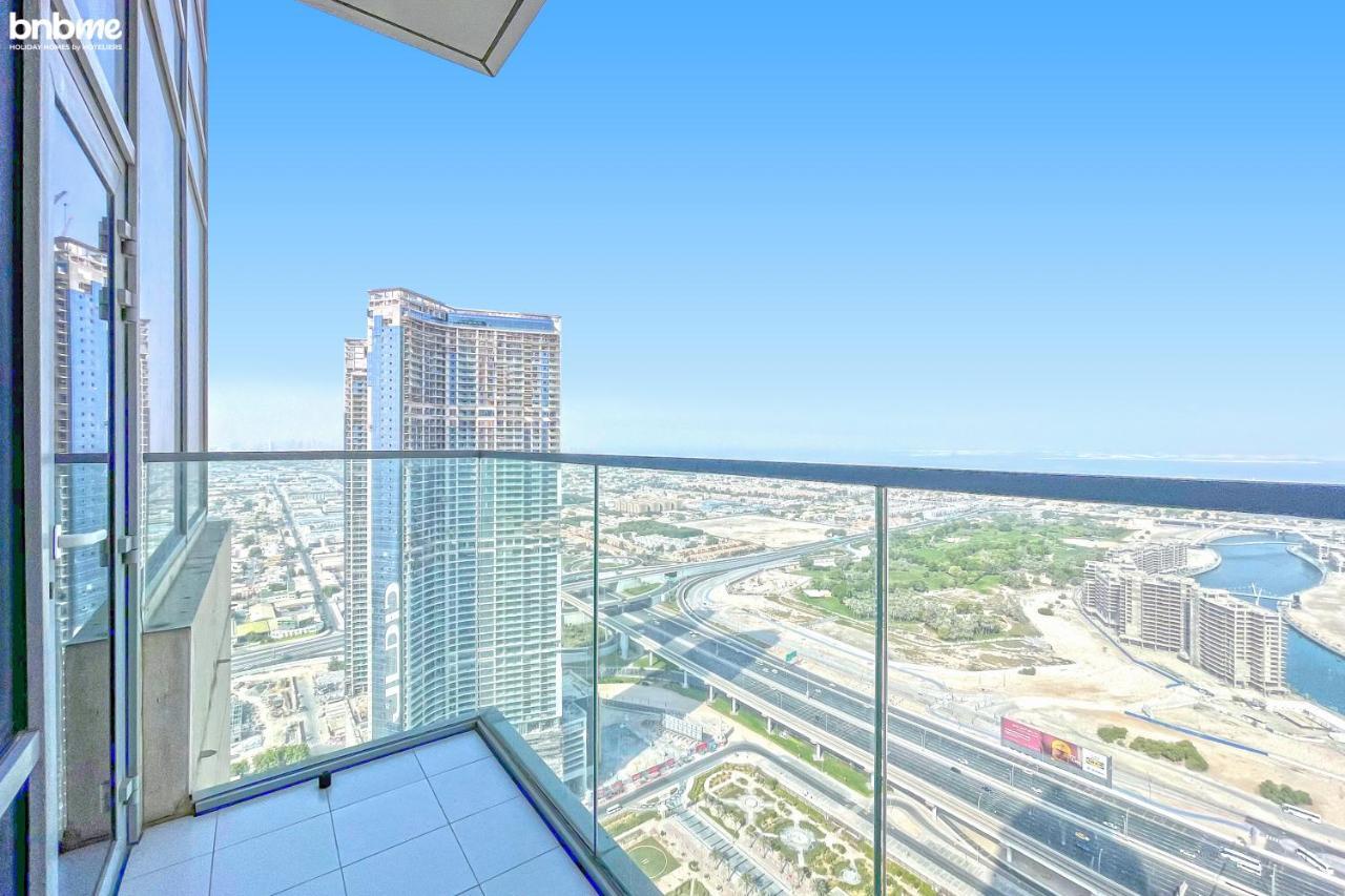 Bnbme - Waterfront Expansive Apt With Maid's Room, Poolside Cafe Daire