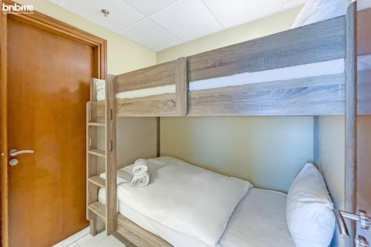 Bnbme - Waterfront Expansive Apt With Maid's Room, Poolside Cafe Daire