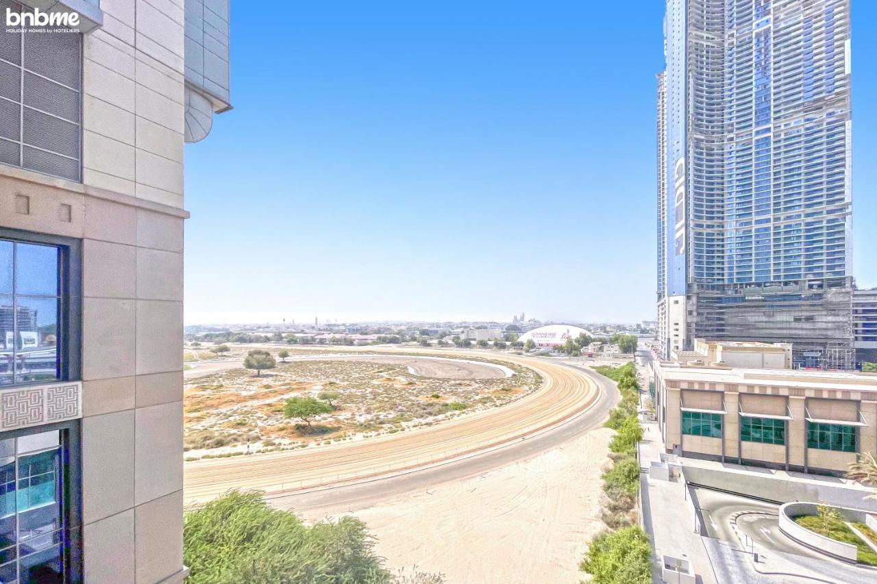 Bnbme - Waterfront Expansive Apt With Maid's Room, Poolside Cafe Daire