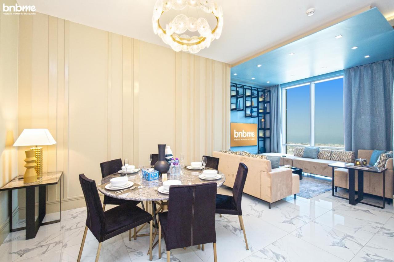 Bnbme - Waterfront Expansive Apt With Maid's Room, Poolside Cafe Daire