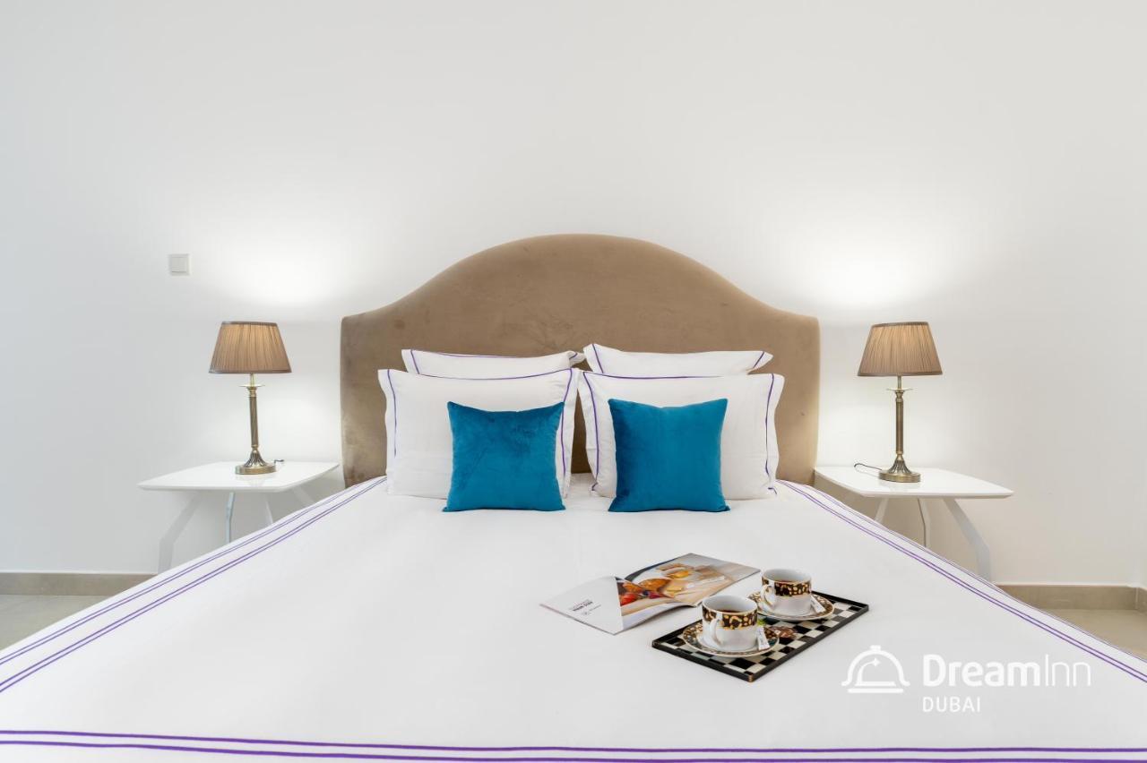 Dream - Marina Arcade Tower Apartment Dubai